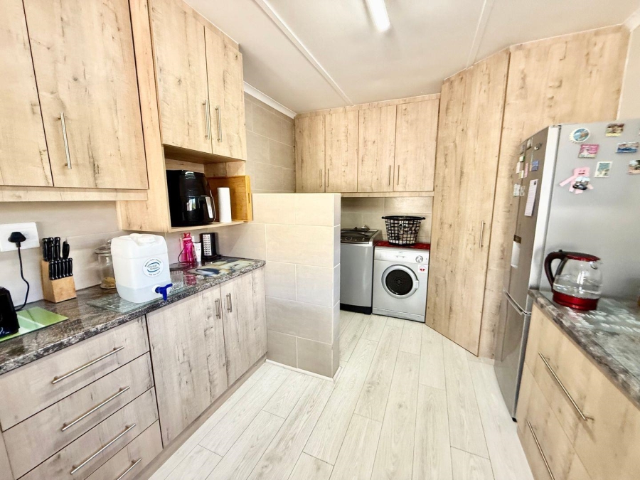 4 Bedroom Property for Sale in Stilbaai Wes Western Cape